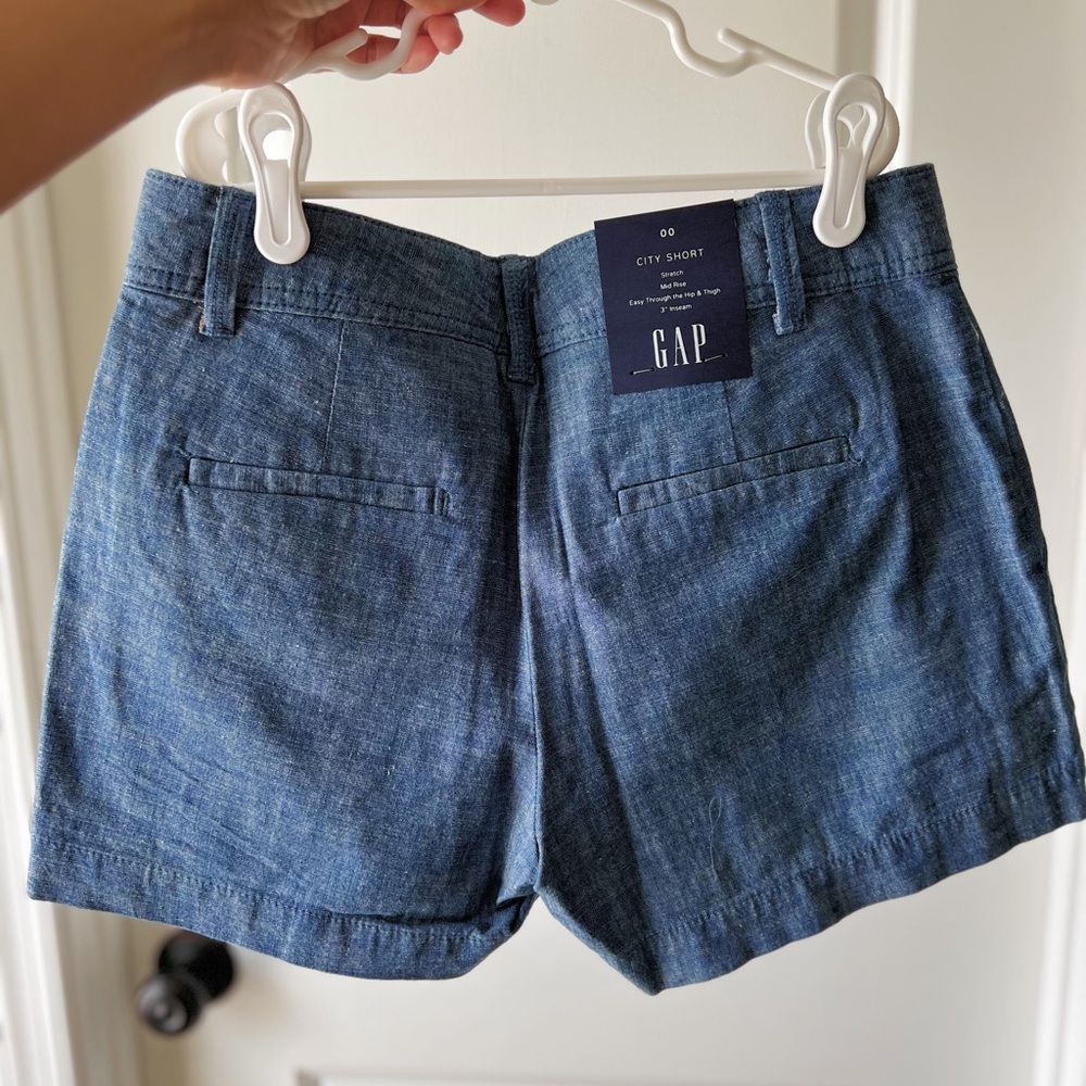 NWT! Gap shorts - Picture 3 of 4